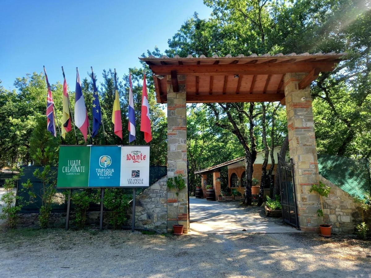 קסטלינה אין קיאנטי Luxor Chianti Glamping Village מראה חיצוני תמונה
