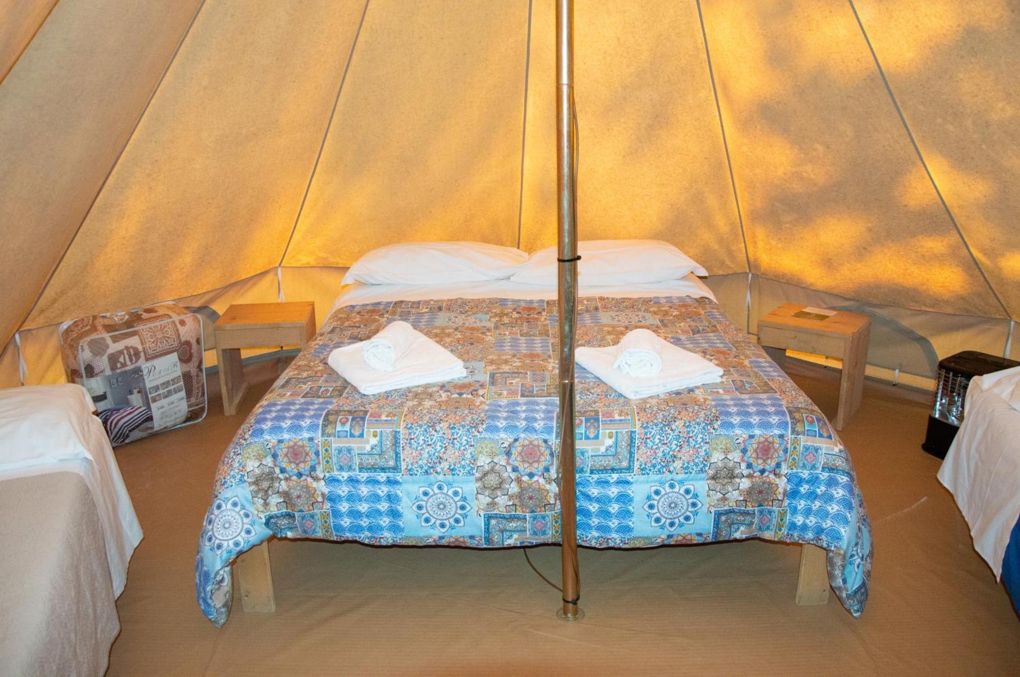 קסטלינה אין קיאנטי Luxor Chianti Glamping Village מראה חיצוני תמונה