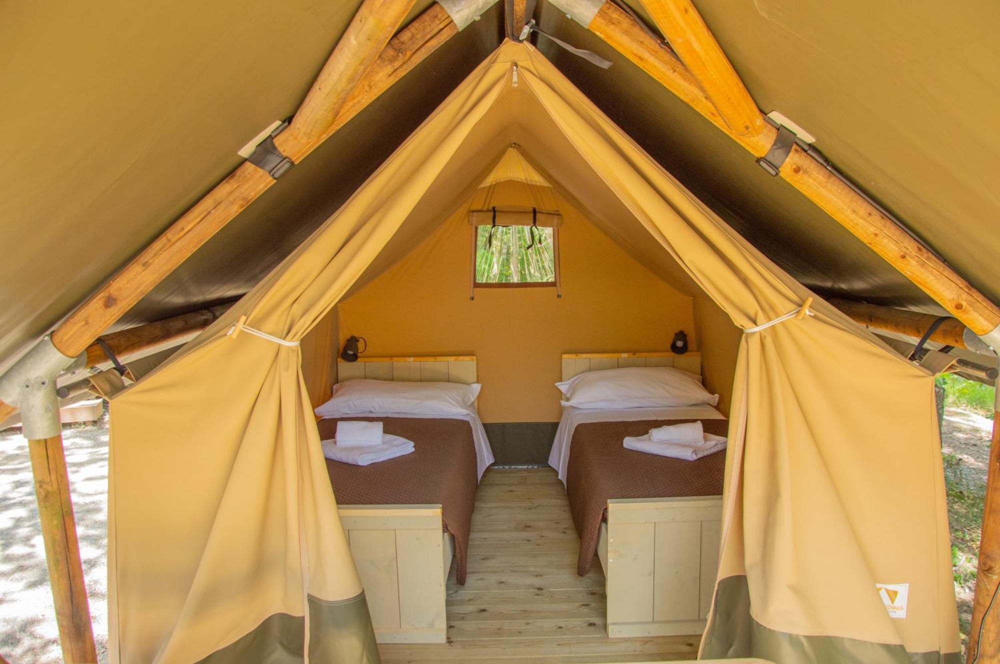 קסטלינה אין קיאנטי Luxor Chianti Glamping Village מראה חיצוני תמונה