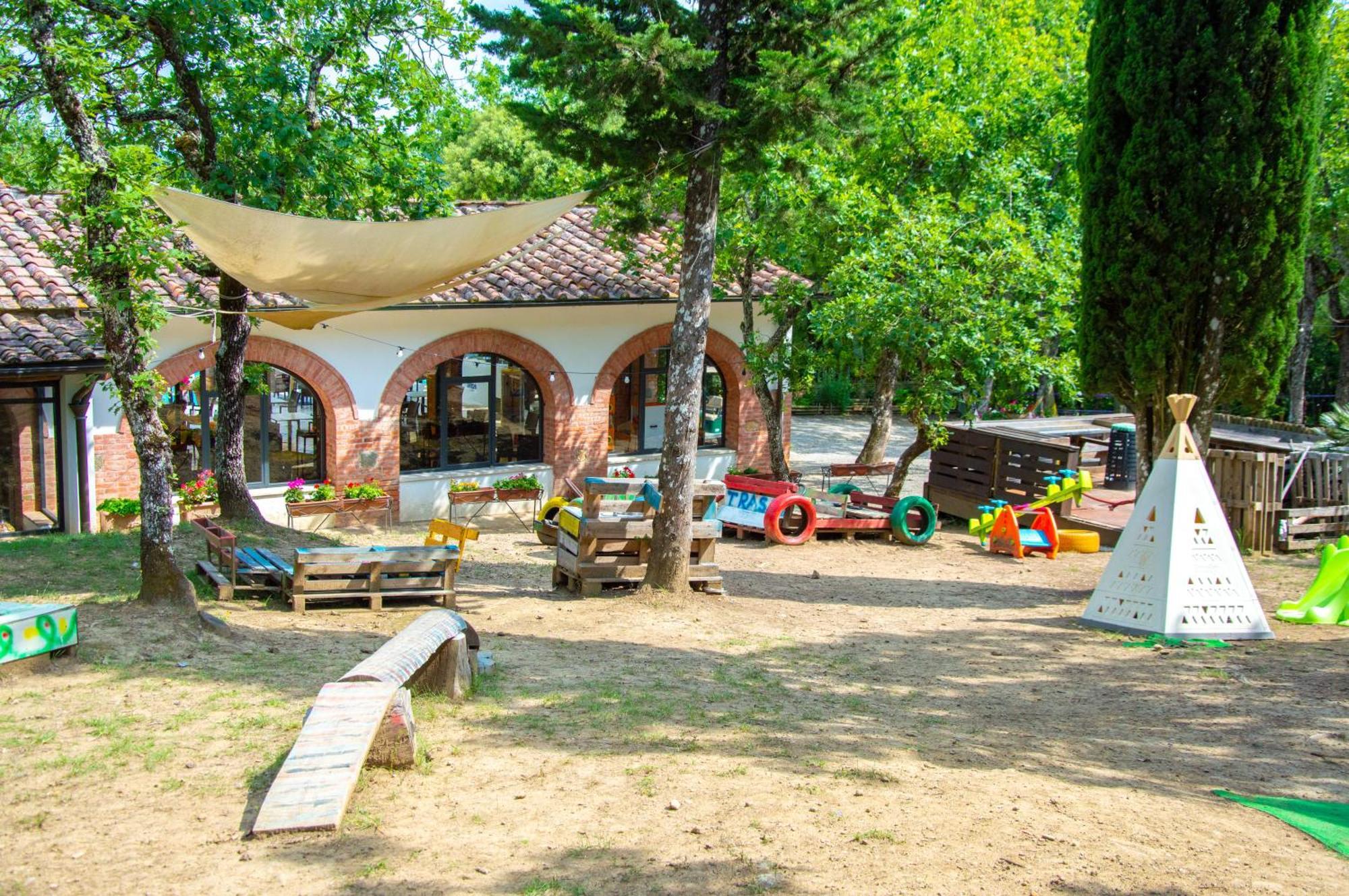קסטלינה אין קיאנטי Luxor Chianti Glamping Village מראה חיצוני תמונה