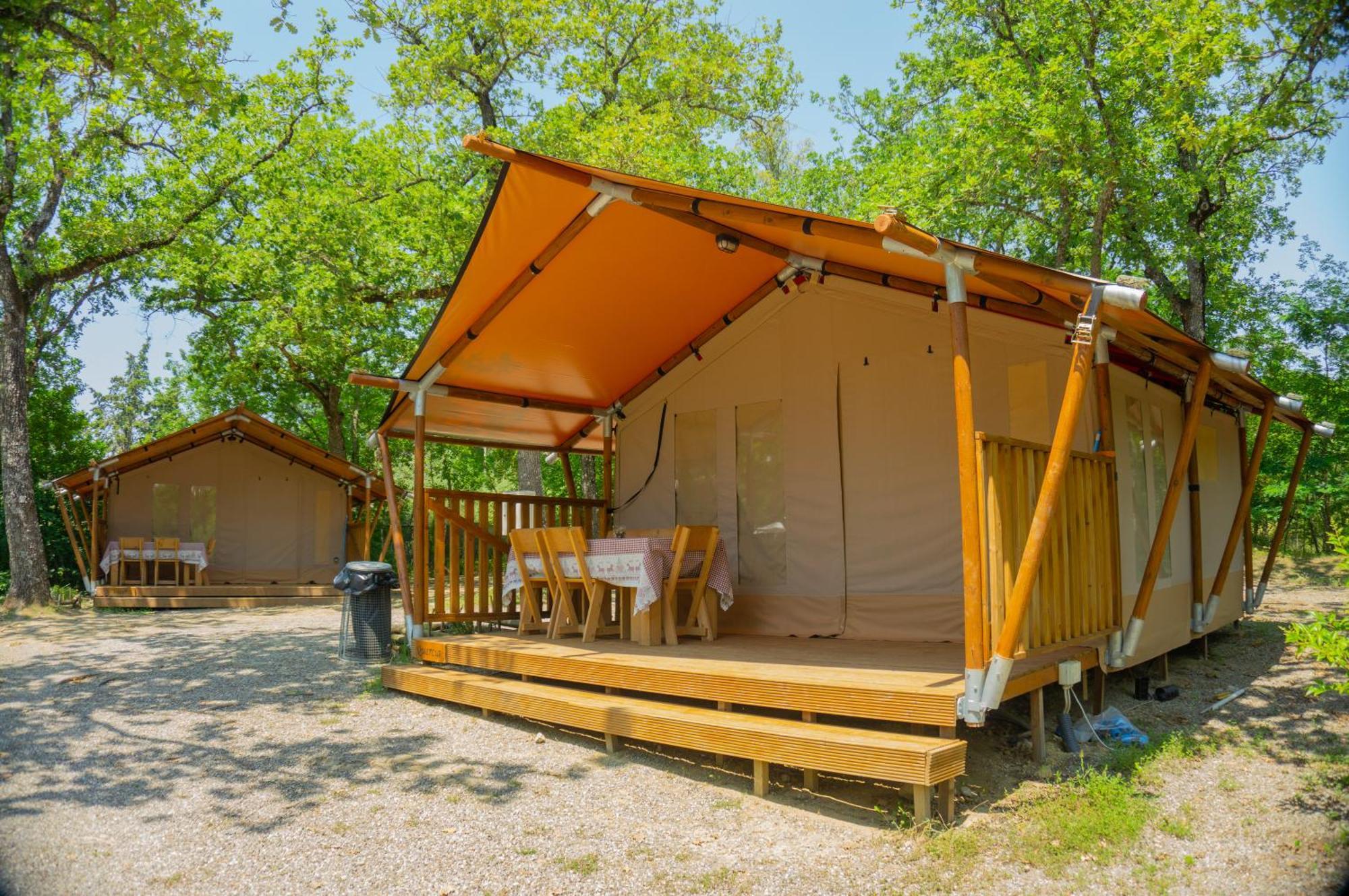 קסטלינה אין קיאנטי Luxor Chianti Glamping Village מראה חיצוני תמונה