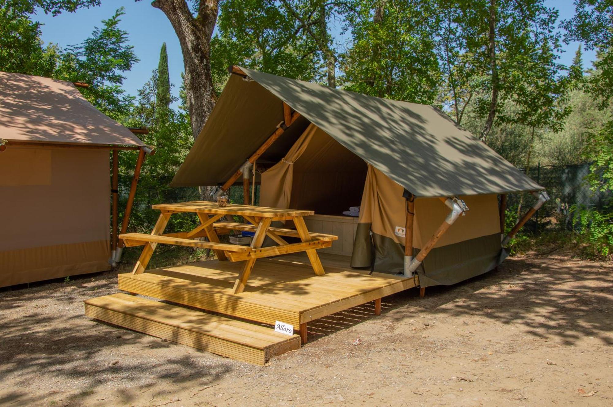קסטלינה אין קיאנטי Luxor Chianti Glamping Village מראה חיצוני תמונה