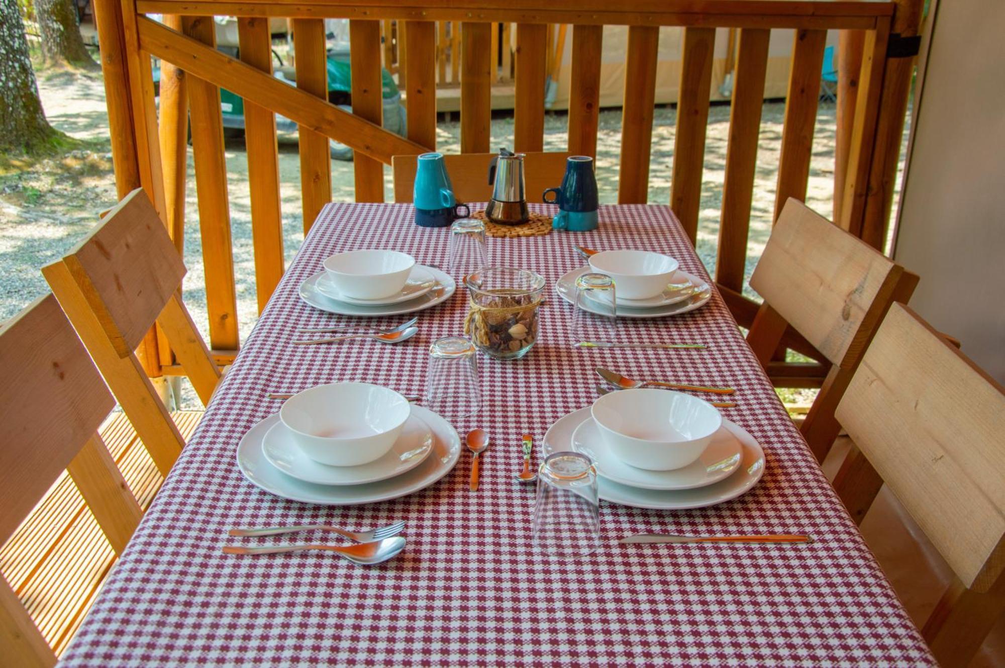 קסטלינה אין קיאנטי Luxor Chianti Glamping Village מראה חיצוני תמונה